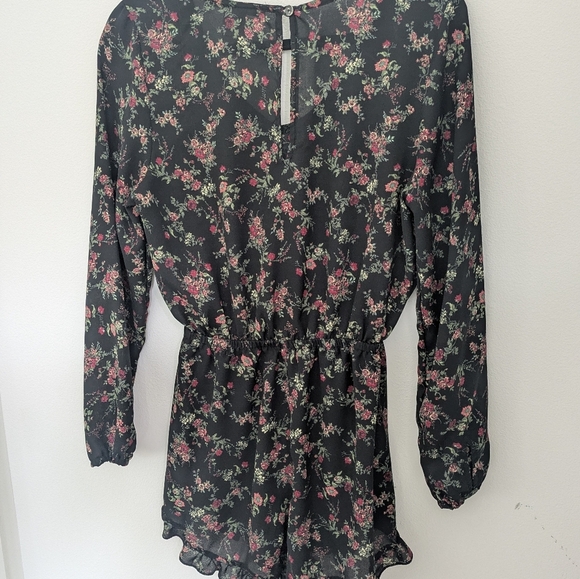 American Rag black floral print long sleeve drawstring waist romper size M EUC - Picture 6 of 10
